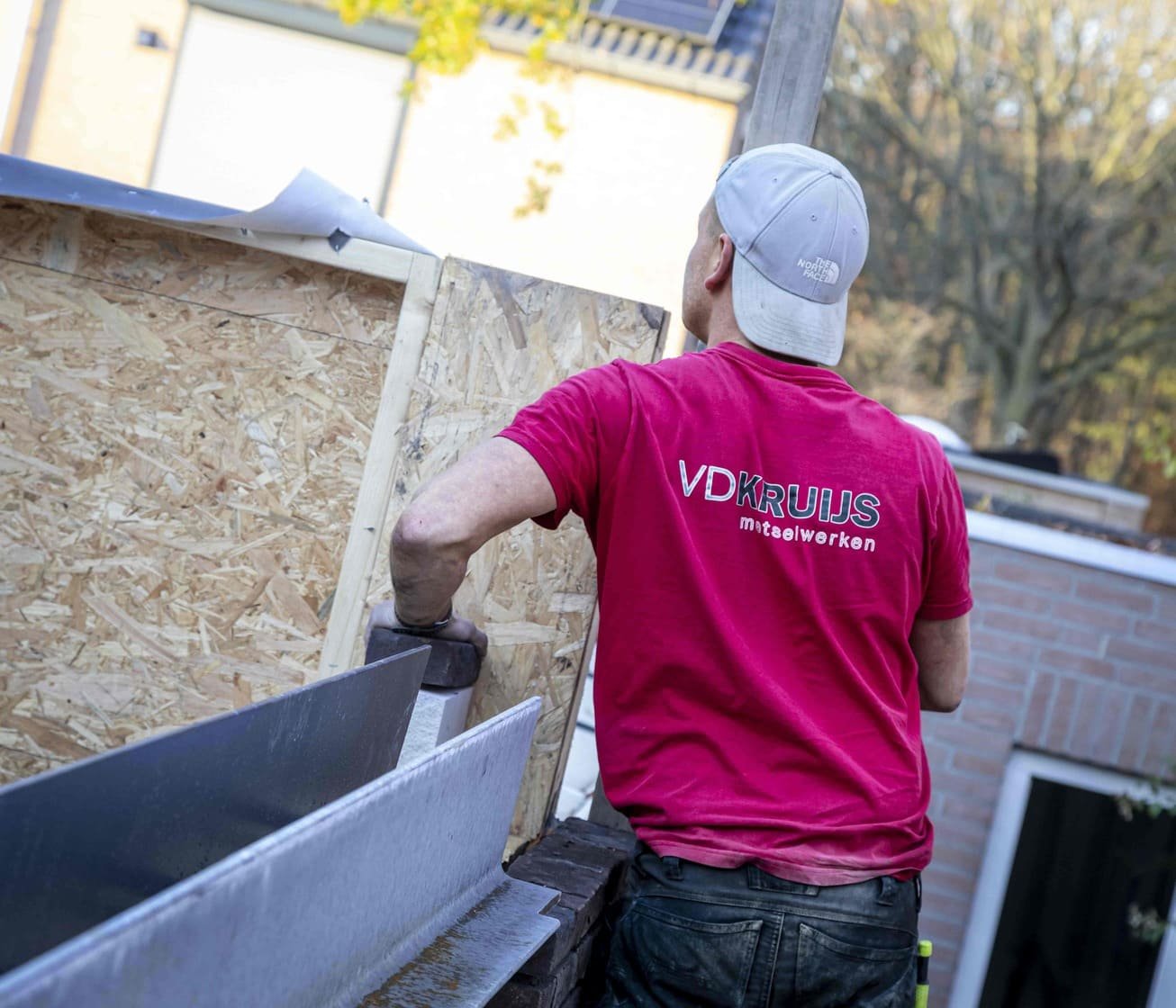 Aannemer van Bouwbedrijf van de Kruijs op een bouwplaats